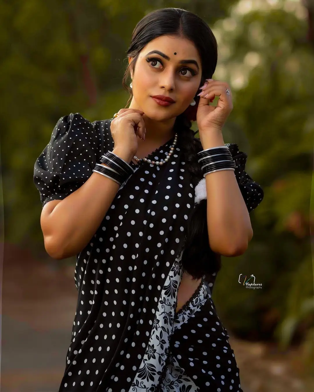 Shamna Kasim Mesmerizing Looks In Beautiful Black Half Saree Blouse